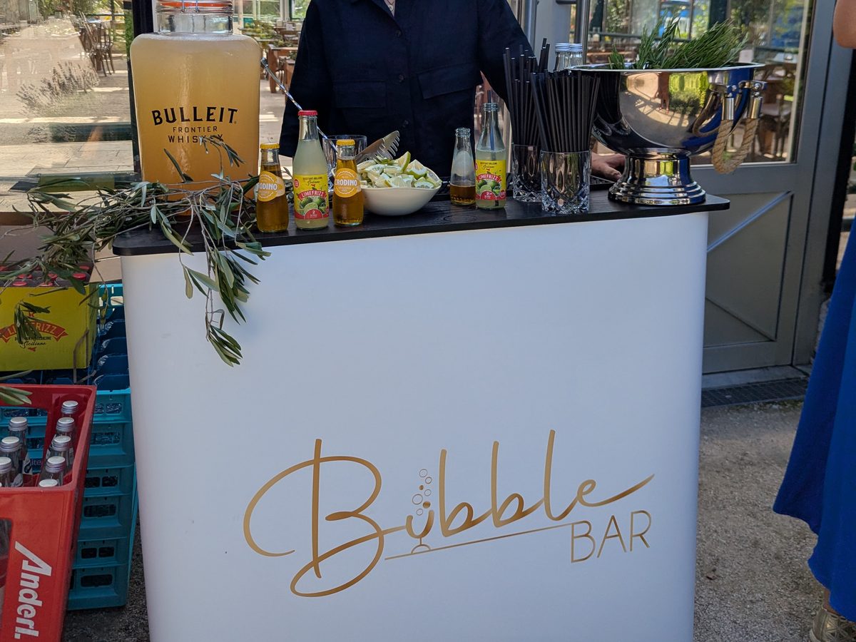 Aperitif-Empfang an der Bubble Bar