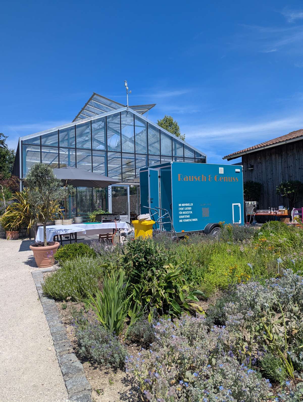 Food Truck von Rausch und Genuss vor der Orangerie